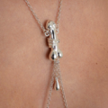 cos99-d-collier-seins-sculpture-penis-argent